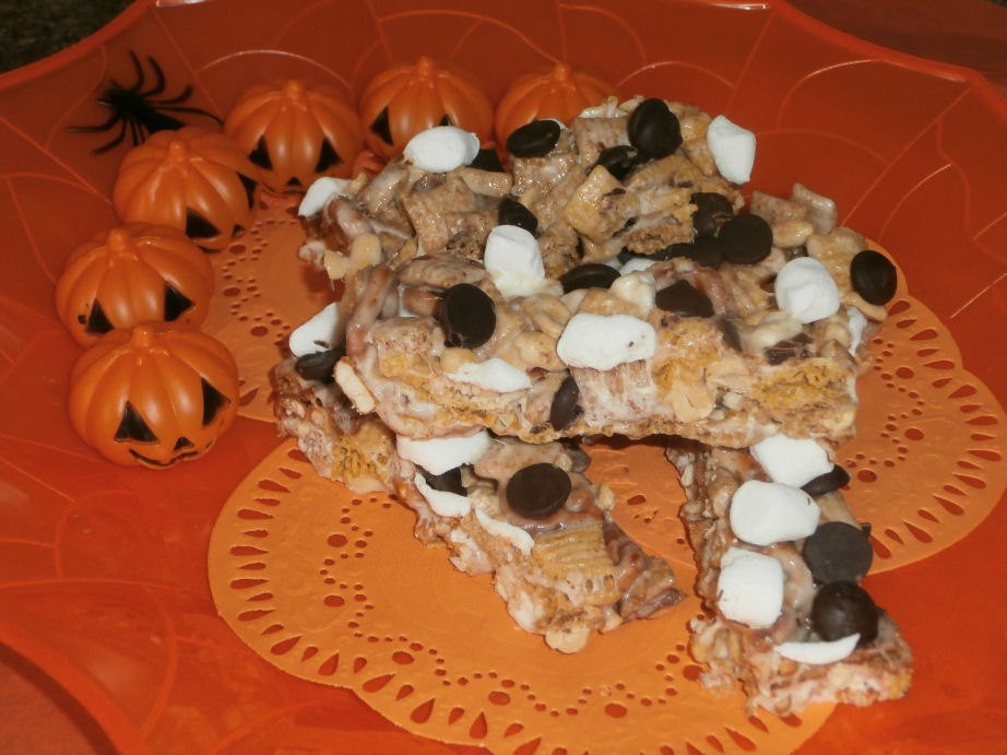 First of Thirteen Treats for The Month of October! Chex Mix Treats! #Halloween #Boo 